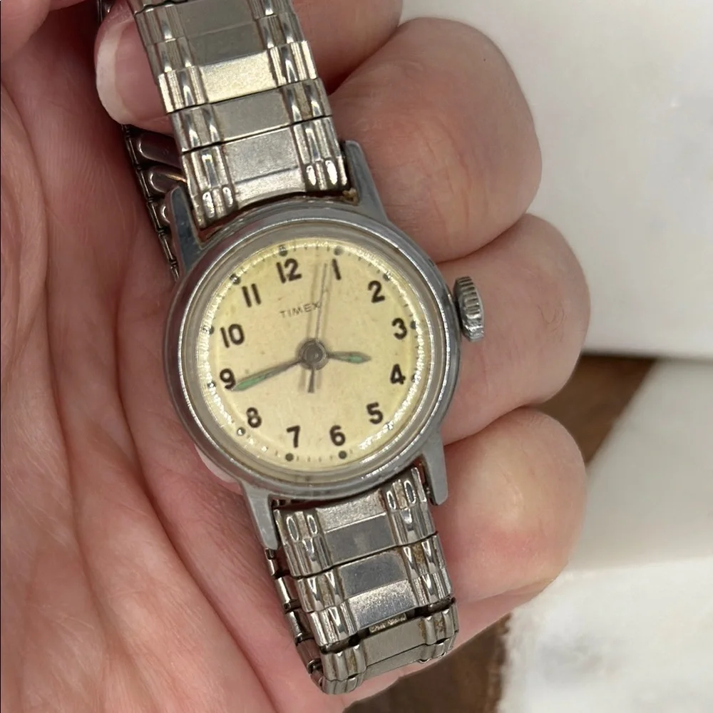 Vintage Timex Silver Watch with Cream Dial lot W4